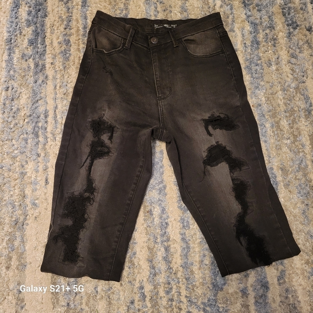 No Boundaries size 11, 15in at waist 11in rise 27in inseam